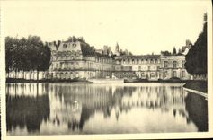 CPA Chateau de Fontainebleau Ensemble Sur La Piece D Eau