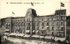 POSTAL Chatel Guyon de la VENDIMIA el hotel grande del parque