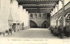 CPA Pierrefonds Le Chateau La Salle des Gardes