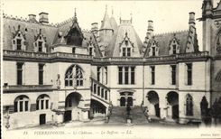 CPA Pierrefonds Le Chateau Le Beffroi