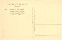 CPA Gorges Du Tarn Castelbouc Le Tarn au Pied du Village et du vieux chateau