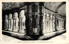 VINTAGE POSTCARD Arles Cloltre St Trophime Galleries