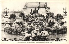 CPA Bordeaux Le Monument des Girondins Groupe Sud