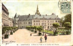 CPA Grenoble L Hotel de Ville et le Jardin des Fleurs