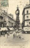 CPA Amiens L Horloge et la Rue des Vergeaux Enfants
