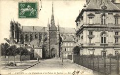 CPA Amiens La Cathedrale et le Palais de Justice