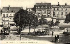 CPA Le Mans La Place de La Republique Tramway Picon 