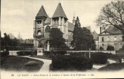 CPA Le Mans Notre Dame de la Couture et Square de la Prefecture