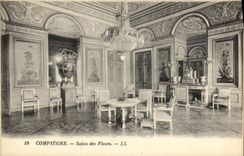 CPA Compiegne Salon des Fleurs