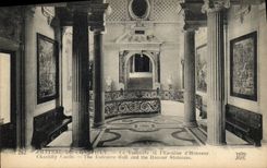 El castillo de la POSTAL de la VENDIMIA de Chantilly el Pasillo y el L escalera D honra