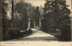 VINTAGE POSTCARD Castle the Park