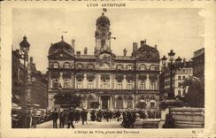 VINTAGE POSTCARD Lyon Artistique L town hall Places Composts