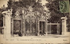 VINTAGE POSTCARD Lyon Carries Monumentaie of the Park of the Head D Or