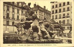 VINTAGE POSTCARD Lyon Places Composts and Bartholdi Fountain