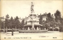 VINTAGE POSTCARD Lyon the Fountain Places Morand