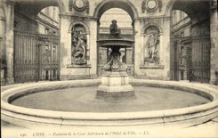 VINTAGE POSTCARD Lyon Fountain Interior Court of L Town hall