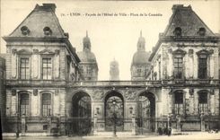 VINTAGE POSTCARD Lyon Facade of L Town hall Places Comedy