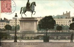 VINTAGE POSTCARD Lyon the Statue of Louis the Large one