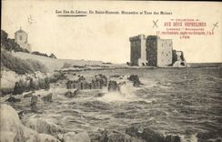 CPA Les iles de Lerins Ile Saint Honorat Monastere et tour des Moines