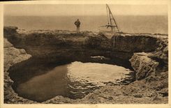 VINTAGE POSTCARD the Great Dimension the Well of Lanture