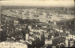 CPA Bordeaux Vue Generale de la rade prise de la Tour St Michel Bateaux