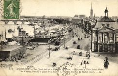 CPA Bordeaux Les Quais Pris de la Place de la Bourse Vue vers la Tour Saint Michel