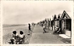 MODERN CARD Cayeux On Sea Cabins and the Beach