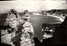 MODERN CARD Etretat the Room with the Young ladies and the Gate D Upstream