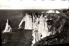 MODERN CARD Etretat the Cliffs the Gate D Downstream and L Switches