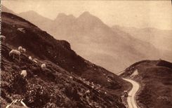 VINTAGE POSTCARD Thermal Road of the collar D Aubisque a view point on the road