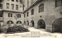 VINTAGE POSTCARD Court of the Paris Caretaker s lodge