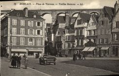 VINTAGE POSTCARD Morlaix De luxe hotel of Viarmes Old women Houses