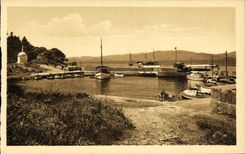 VINTAGE POSTCARD Island Honorat Saint the Port Boats