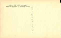 El monasterio de Honorat de la isla de la POSTAL de la VENDIMIA Saint entro del monasterio