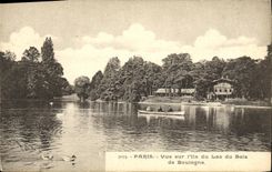 CPA Paris Vue Sur I lle Du Lac du Bois de Boulogne
