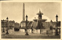 VINTAGE POSTCARD Paris While Strolling Place of the Harmony