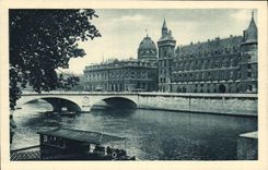 CPA Paris Vue sur la Seine la Conciergerie et le Tribunal de Commerce
