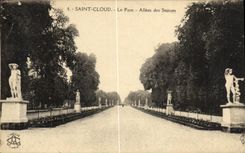 VINTAGE POSTCARD St Cloud the Park Gone of the Statues