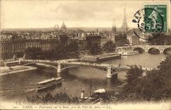 CPA Paris Panorama sur la Seine pris du Pont des Arts Tour Eiffel