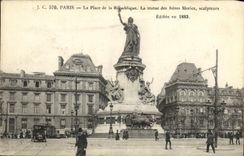 VINTAGE POSTCARD Paris the Place of the Republic the statue of the Morice brothers