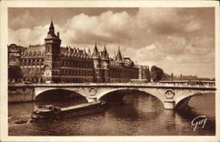 VINTAGE POSTCARD Paris And Its Wonders the Seine the bridge with the exchange and law courts Caretaker s lodge