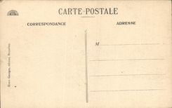 VINTAGE POSTCARD Knocke on Mer Dams and Beach