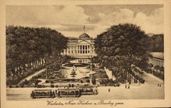 VINTAGE POSTCARD Wiesbaden Neues Kurhaus Bowling green
