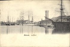 VINTAGE POSTCARD Ostend the Port Boats