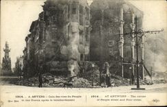 Esquina de Amberes de la POSTAL de la VENDIMIA de las calles de la gente y del gueux despues del bombardeo de Militaria