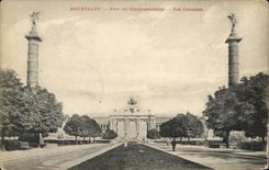 VINTAGE POSTCARD Brussels Park of the Fiftieth anniversary Columns