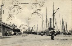 CPA Bordeaux Les Docks Bateaux