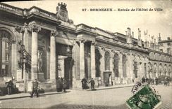 CPA Bordeaux Entree de l Hotel de Ville