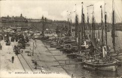 CPA Bordeaux Quai de Bourgogne Bateaux