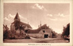 CPA Pellevoisin Entree du Bourg